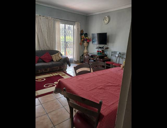 3 BEDROOM FREEHOLD FOR SALE IN PARADISE